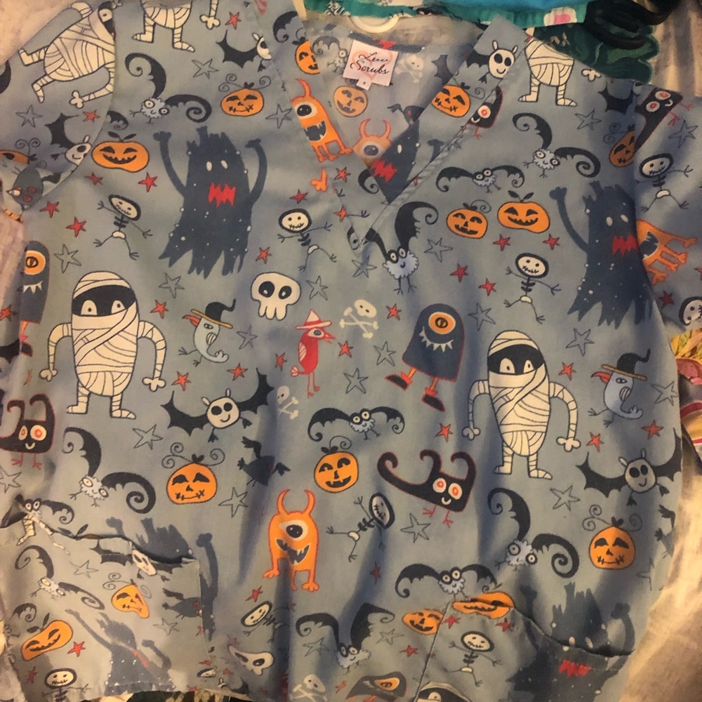 Small scrub top